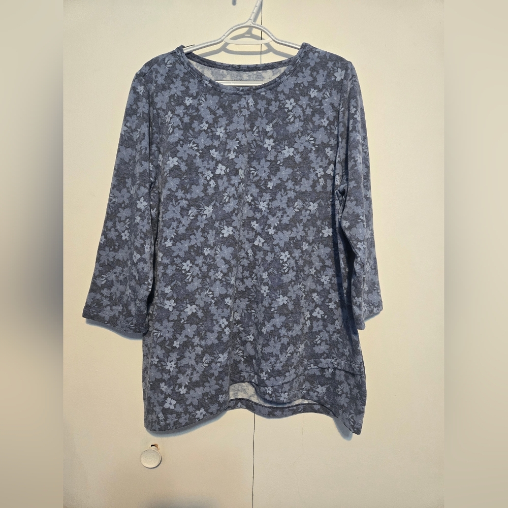 Croft & Barrow Foral Blue 3/4 Sleeve Top